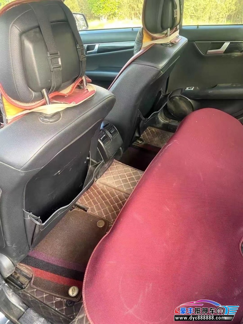 13年奔驰C轿车抵押车出售