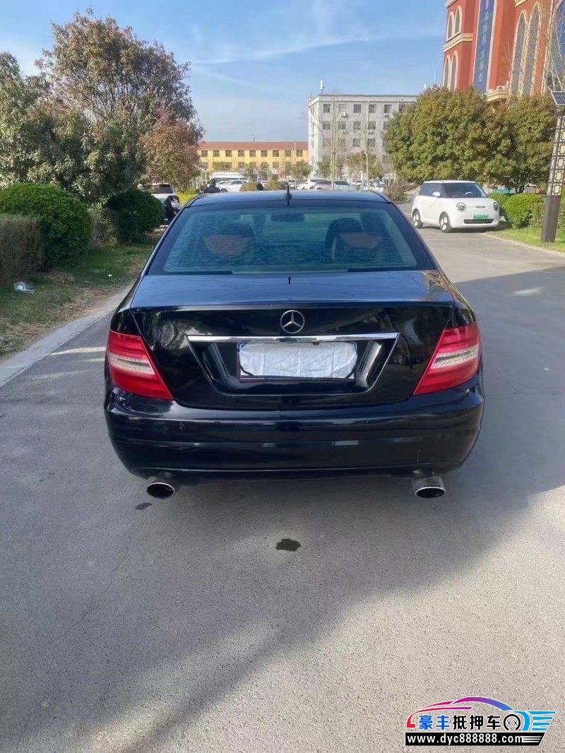13年奔驰C轿车抵押车出售