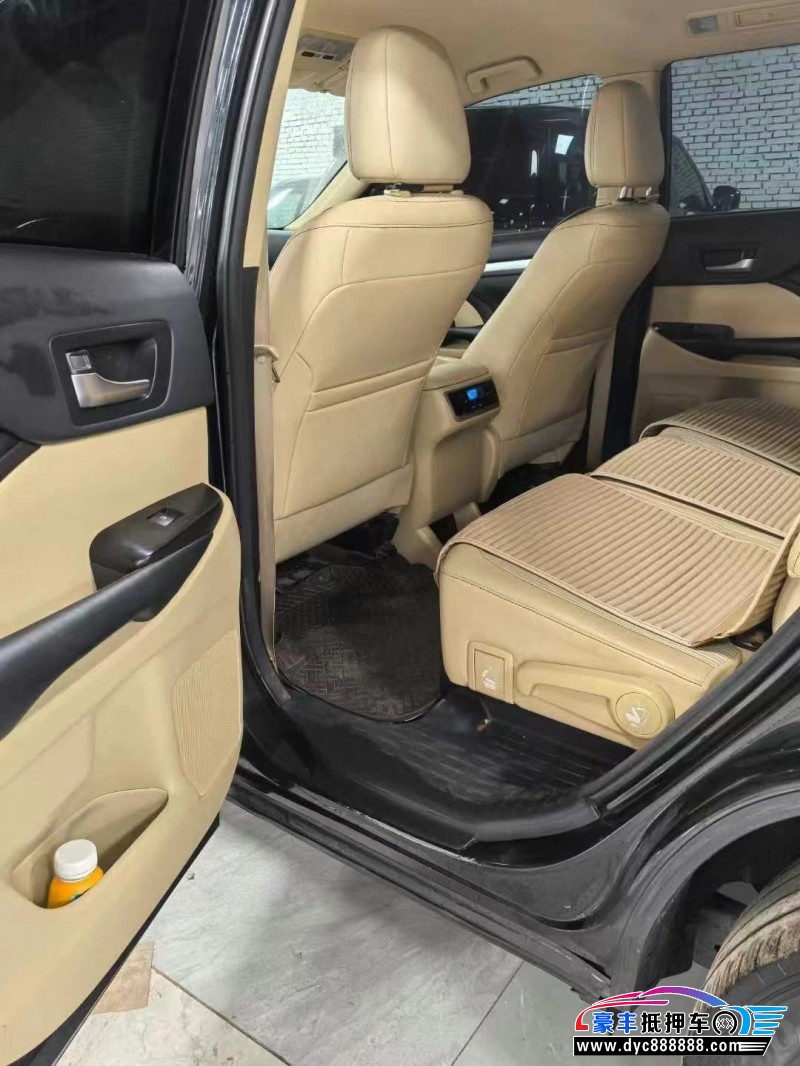 19年丰田汉兰达轿车抵押车出售