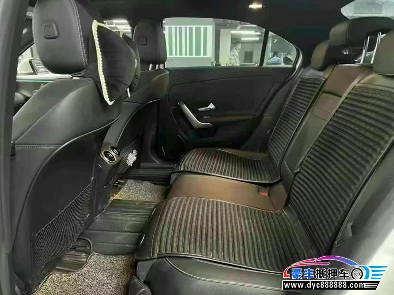 20年奔驰A轿车抵押车出售