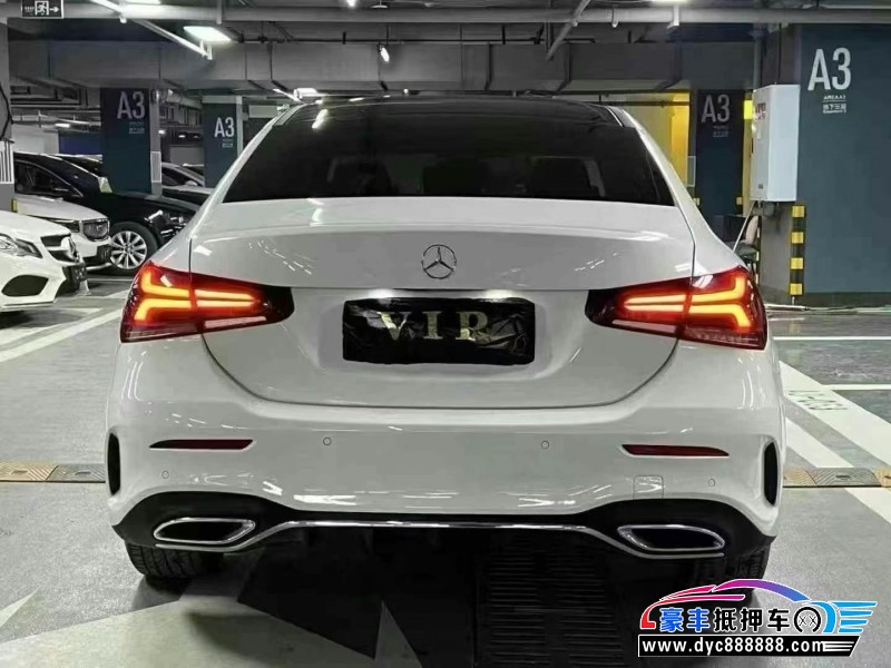 20年奔驰A轿车抵押车出售