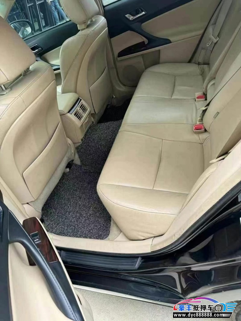 12年丰田锐志轿车抵押车出售