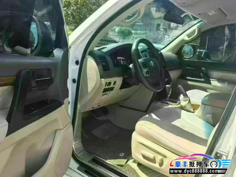 16年丰田兰德酷路泽（陆巡）轿车抵押车出售