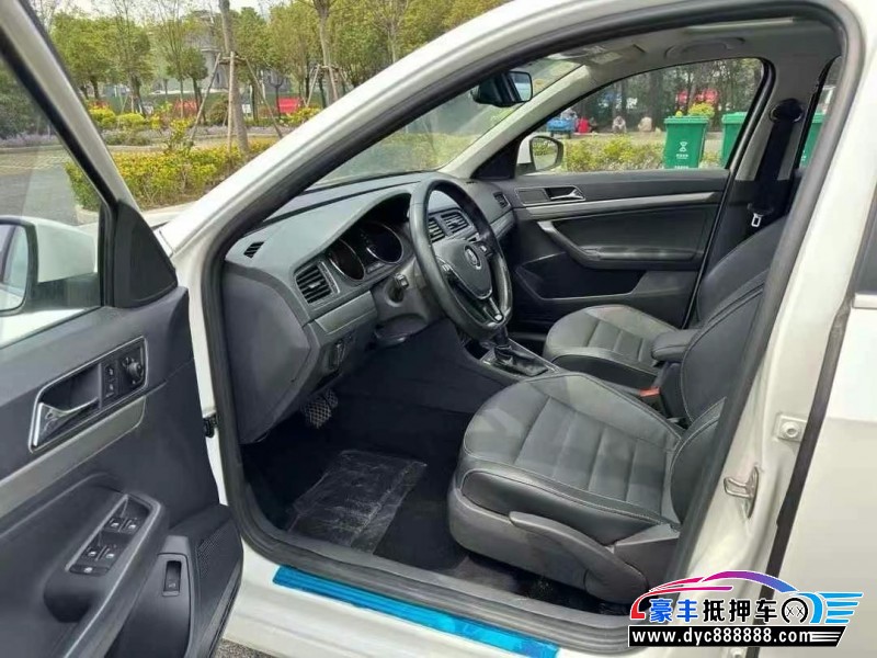 18年大众朗逸轿车抵押车出售