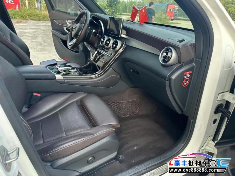 18年奔驰GLC轿车抵押车出售