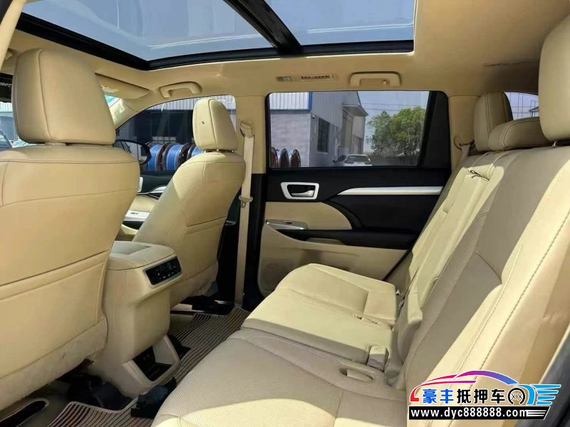 18年丰田汉兰达轿车抵押车出售