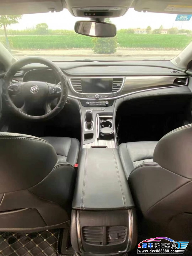 20年别克君越轿车抵押车出售