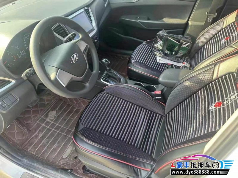 17年现代瑞纳轿车抵押车出售