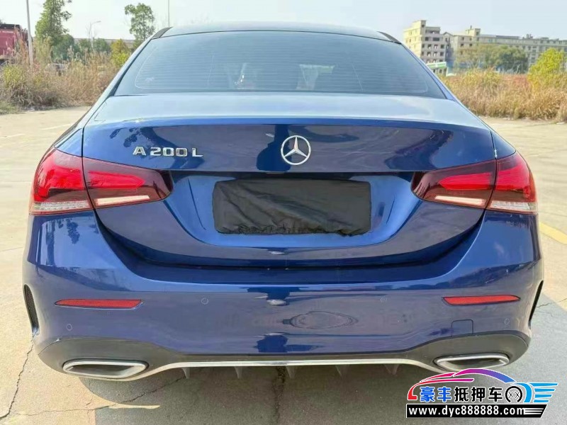 21年奔驰A轿车抵押车出售