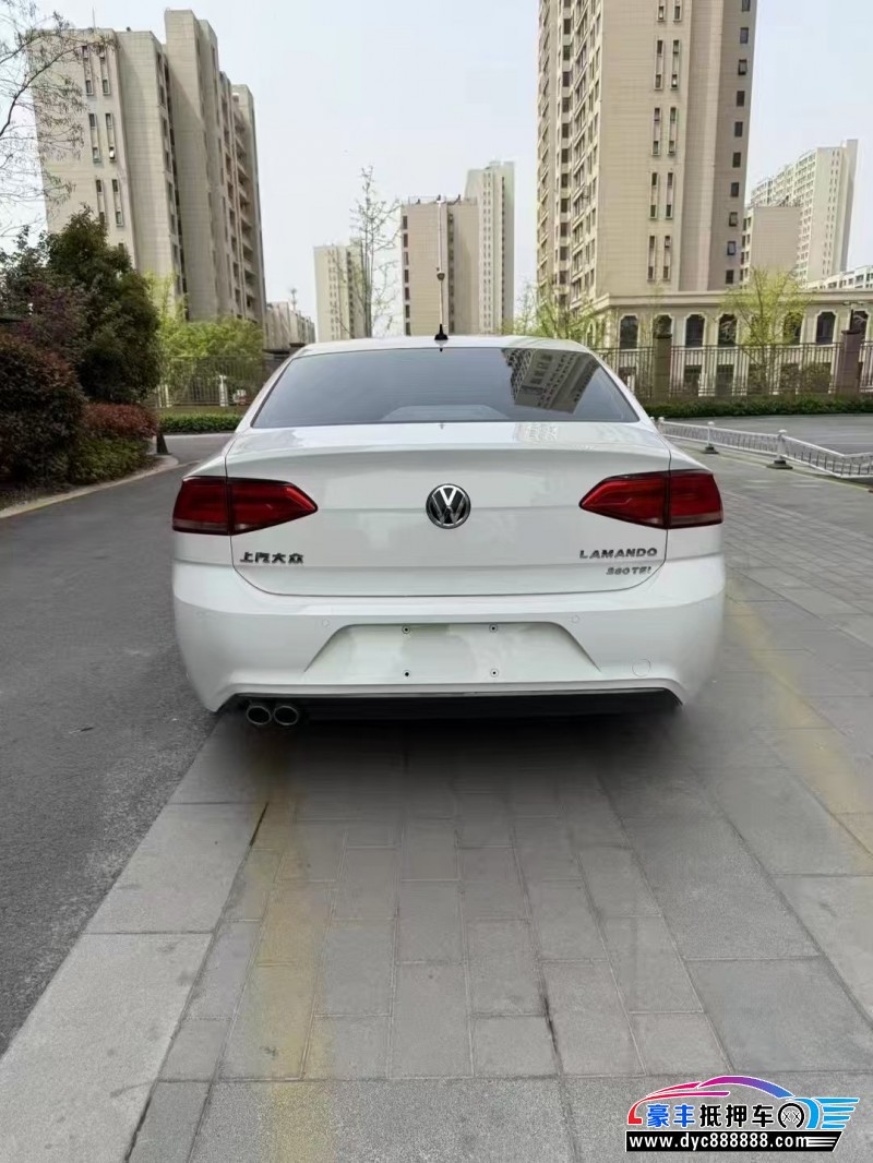 18年大众凌渡轿车抵押车出售