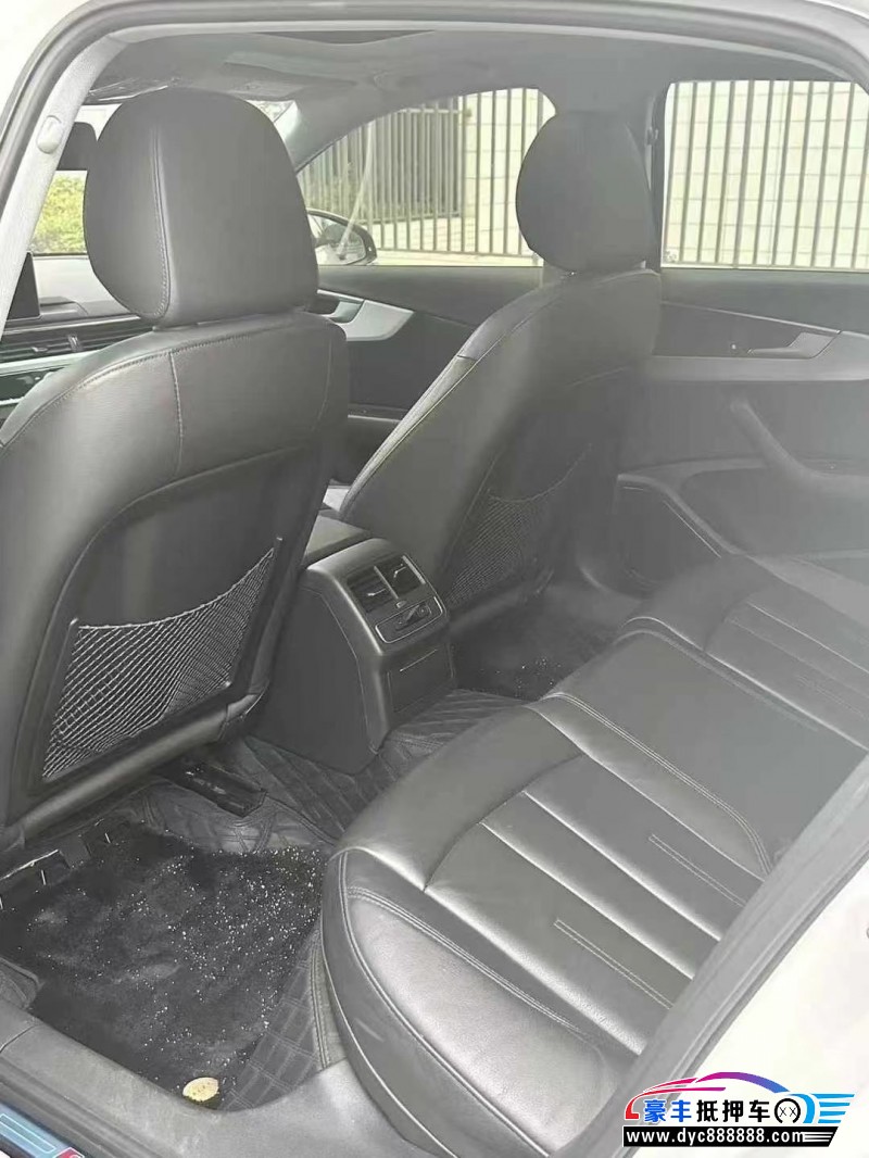 19年奥迪A4L轿车抵押车出售