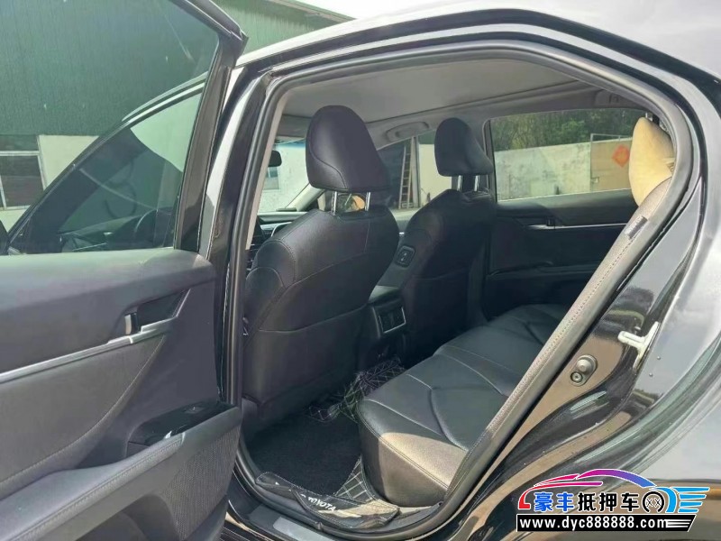 22年丰田凯美瑞轿车抵押车出售