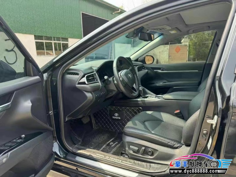 22年丰田凯美瑞轿车抵押车出售