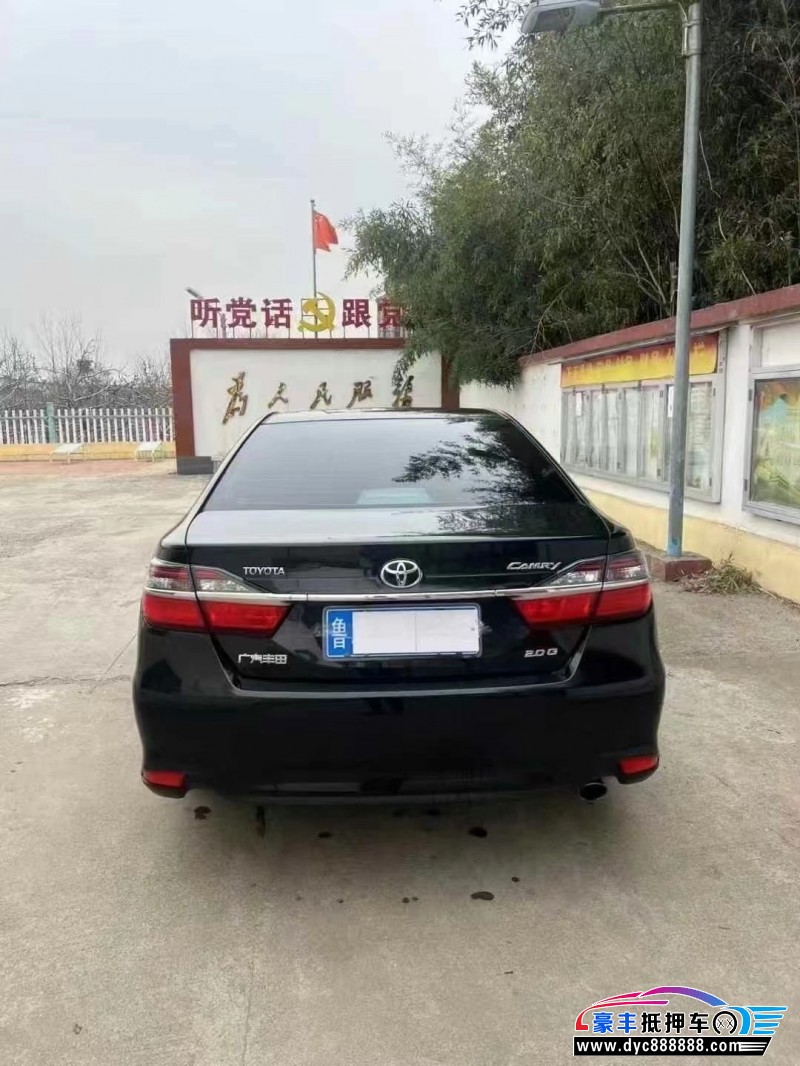 17年丰田凯美瑞轿车抵押车出售