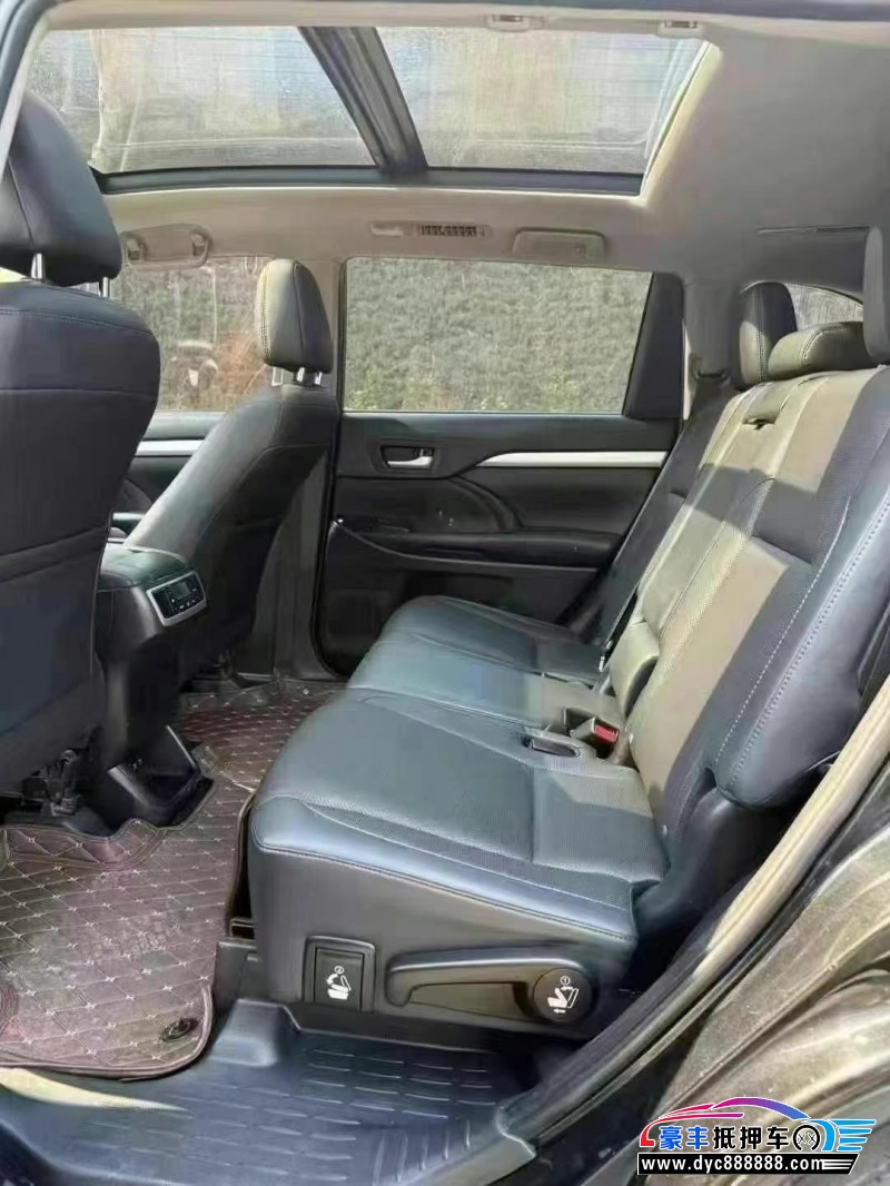 20年丰田汉兰达轿车抵押车出售