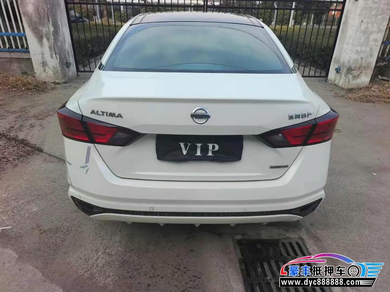 20年日产天籁轿车抵押车出售