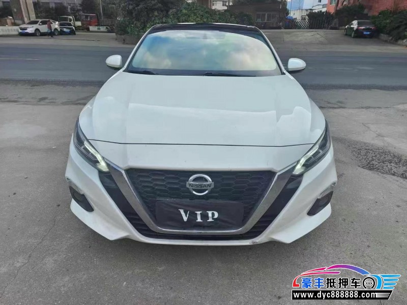 20年日产天籁轿车抵押车出售