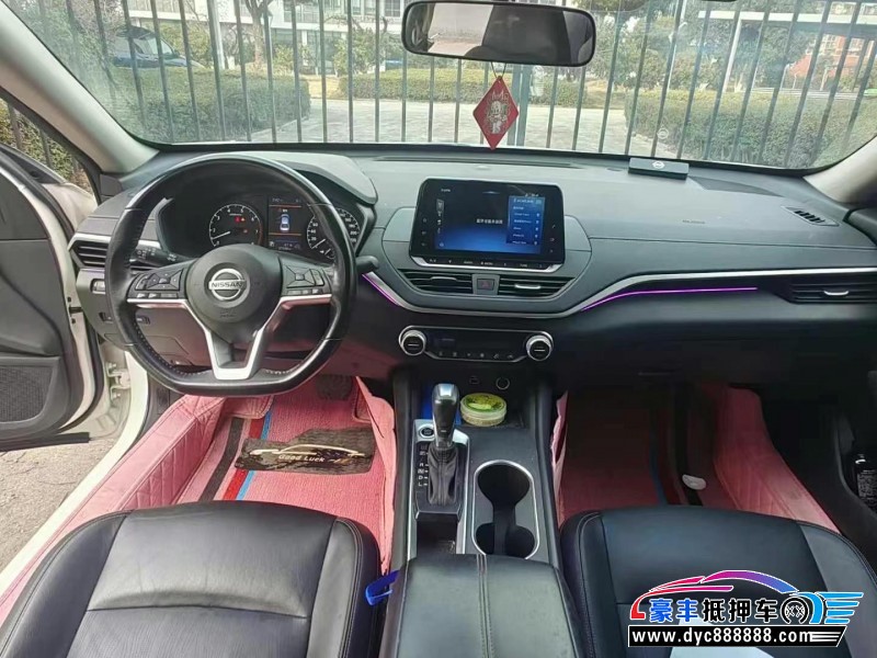 20年日产天籁轿车抵押车出售