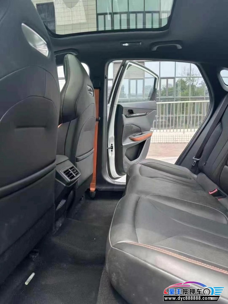 24年长安长安UNI轿车抵押车出售