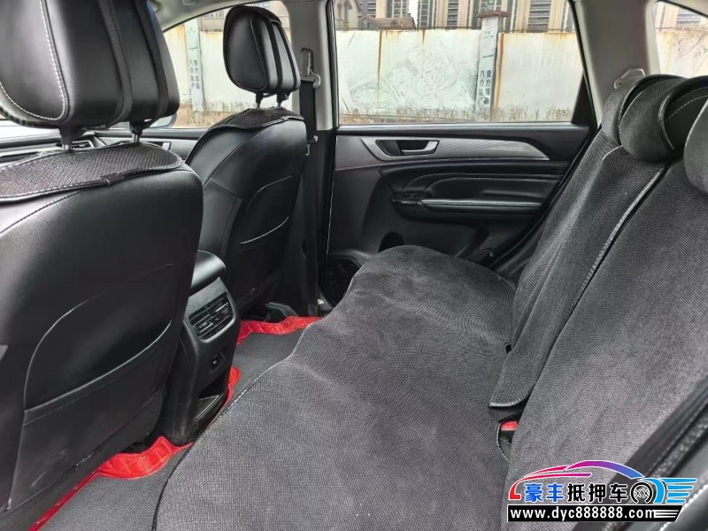 22年理想L8轿车抵押车出售