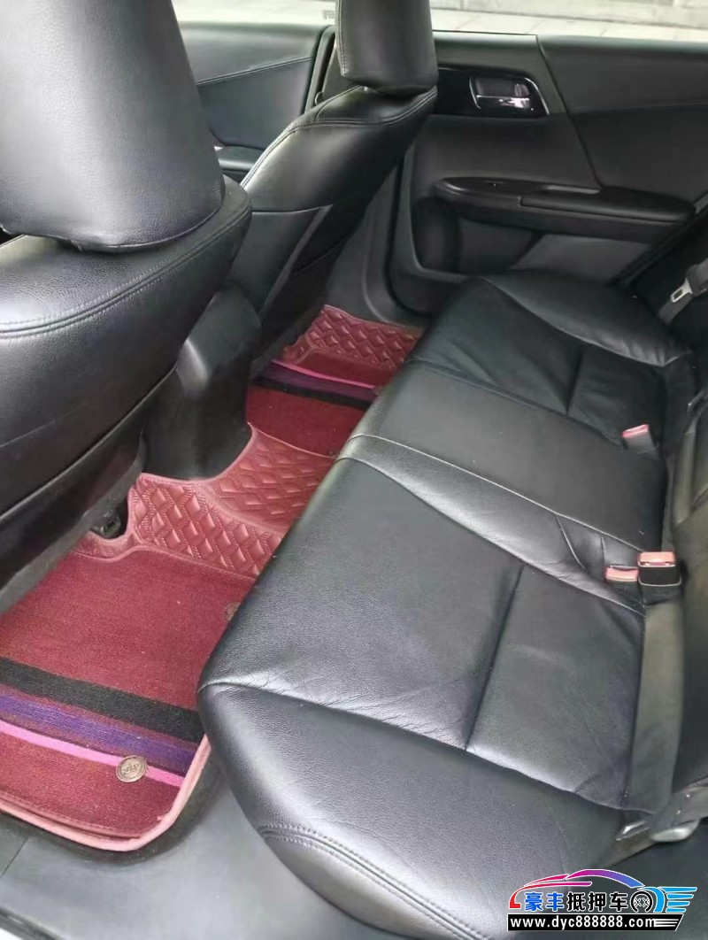 16年本田雅阁轿车抵押车出售