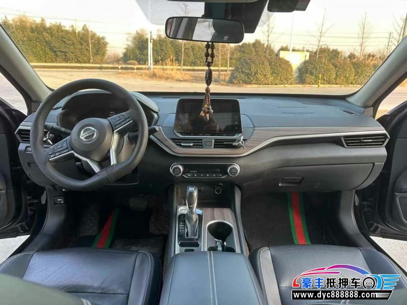 22年日产天籁轿车抵押车出售