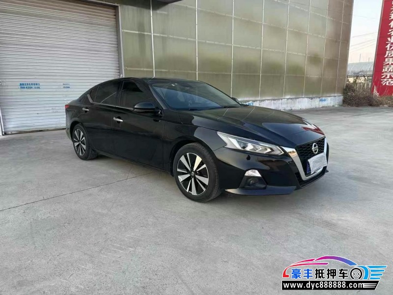 22年日产天籁轿车抵押车出售