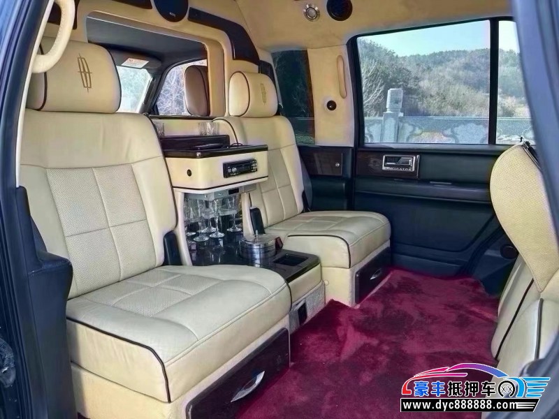 12年林肯领航员轿车抵押车出售