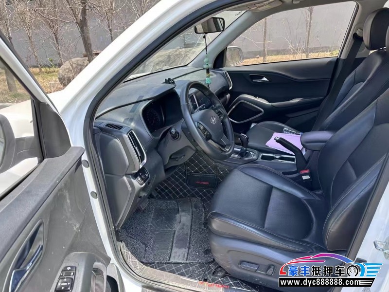 19年现代ix35轿车抵押车出售