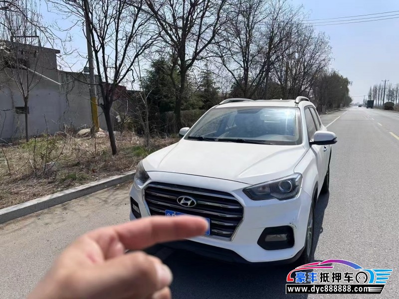 19年现代ix35轿车抵押车出售