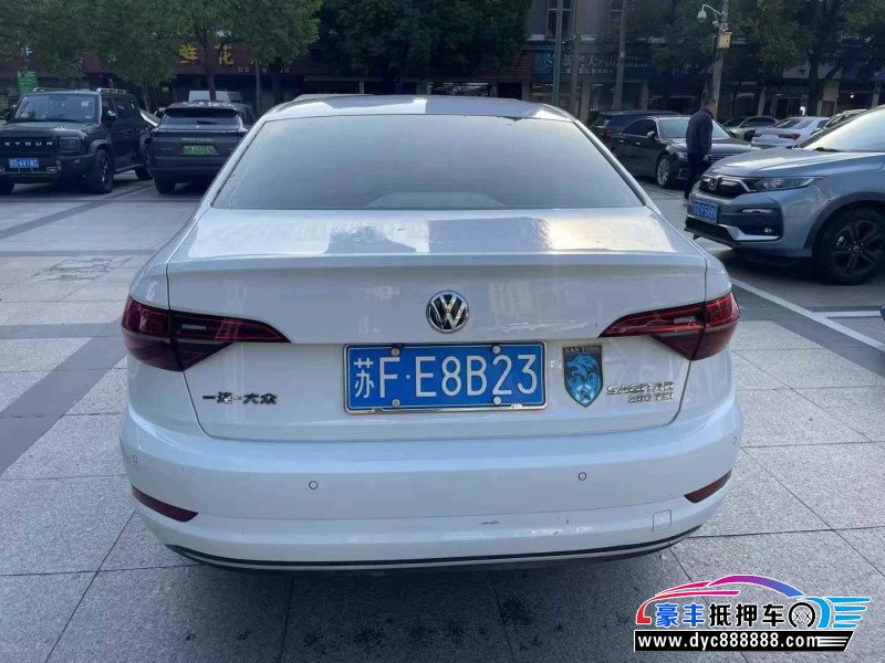 19年大众速腾轿车抵押车出售