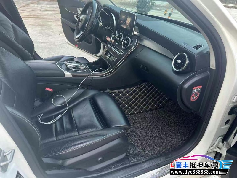 16年奔驰C轿车抵押车出售