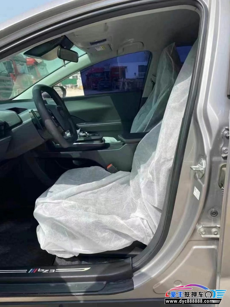 24年丰田BZ3轿车抵押车出售