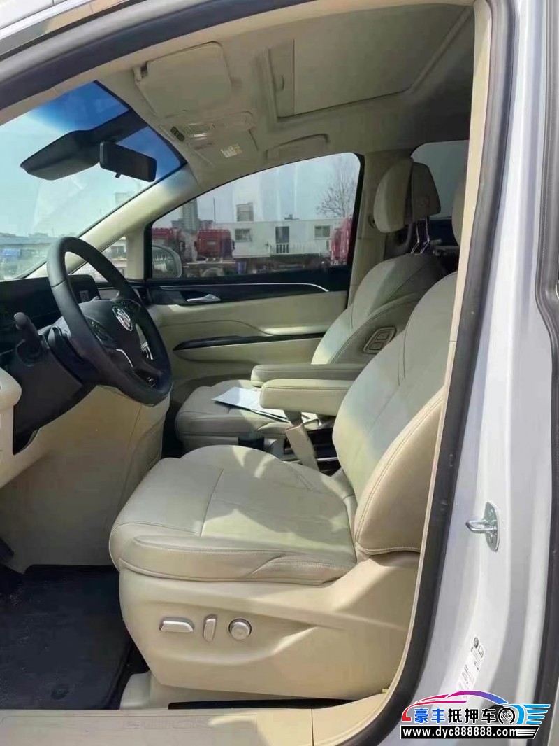 24年别克GL8轿车抵押车出售