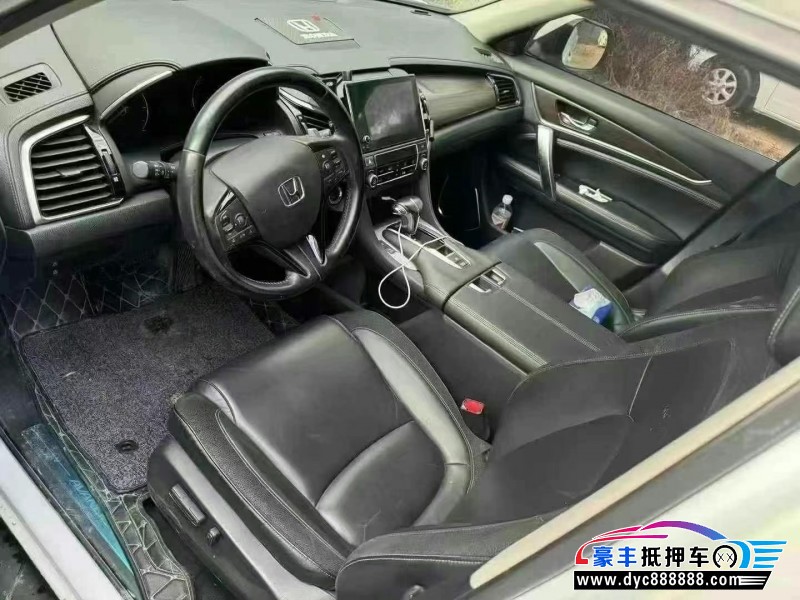 18年本田冠道轿车抵押车出售