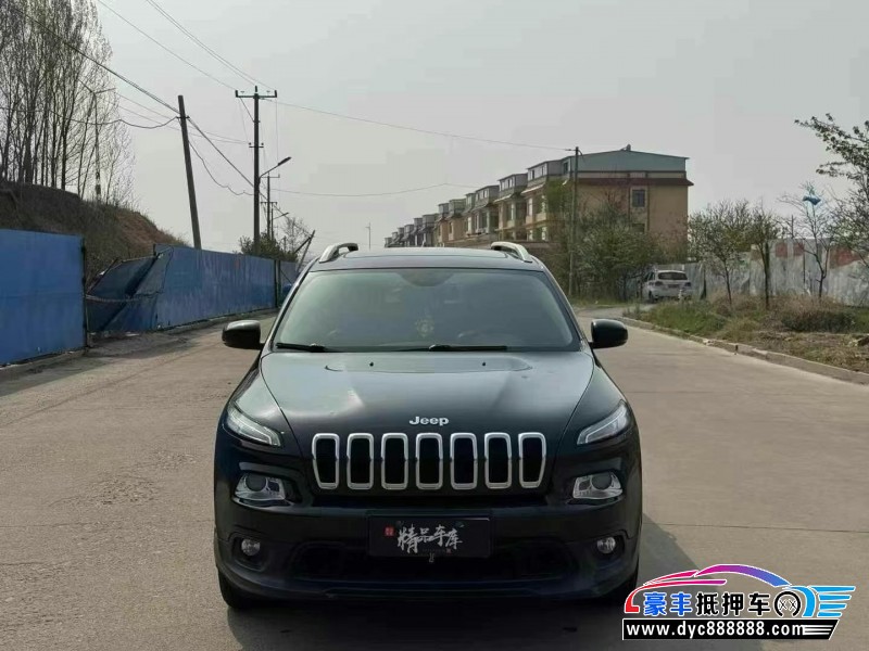 17年Jeep自由光轿车抵押车出售