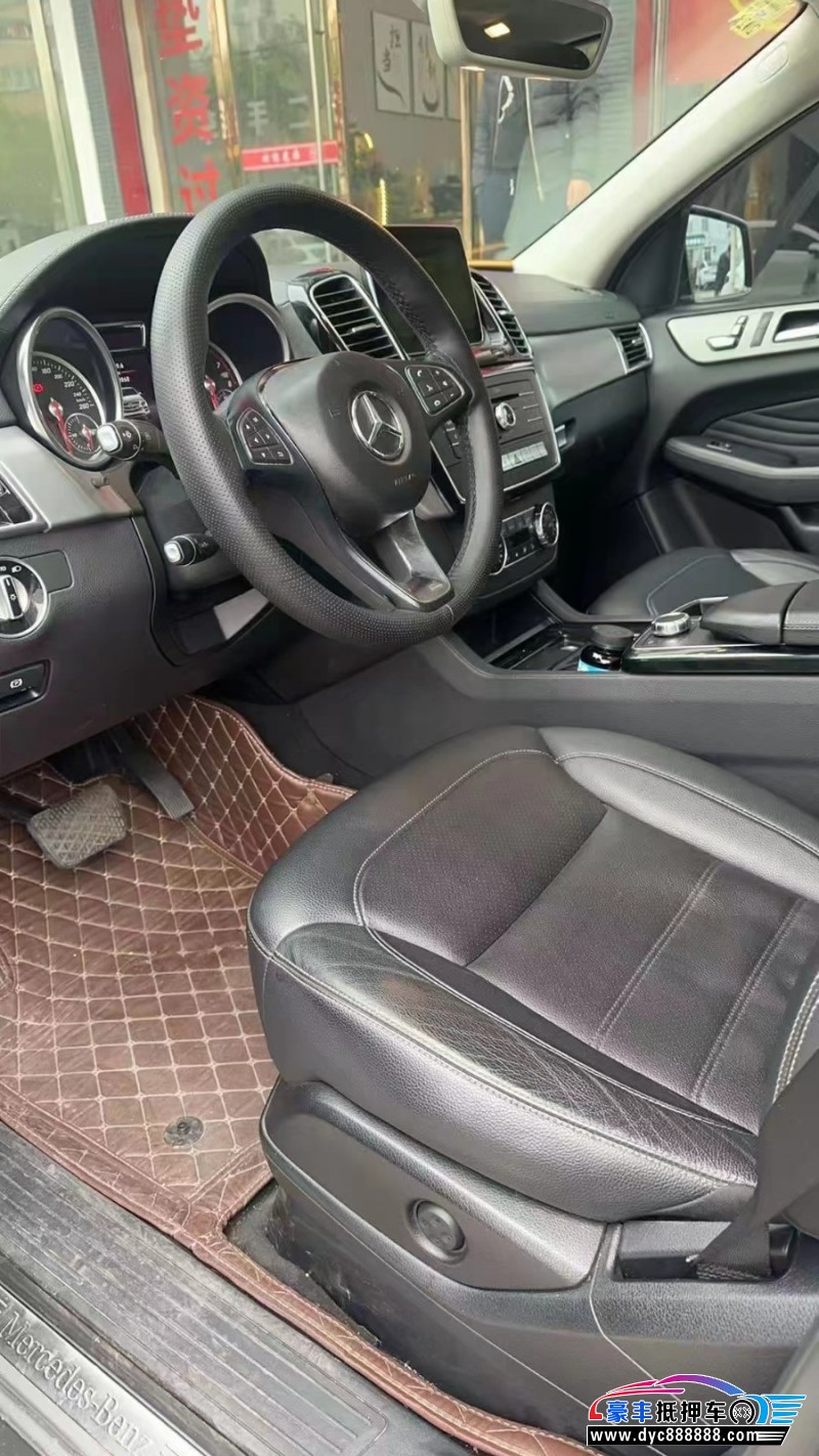 15年奔驰GLE轿车抵押车出售