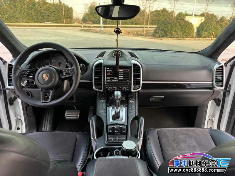 14年保时捷Cayenne轿车抵押车出售