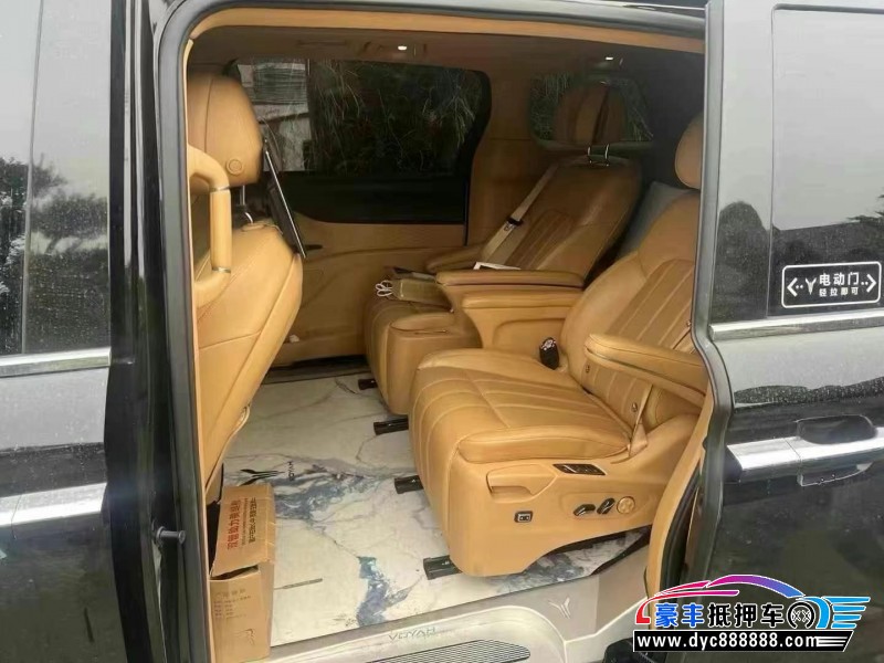 23年岚图梦想家轿车抵押车出售