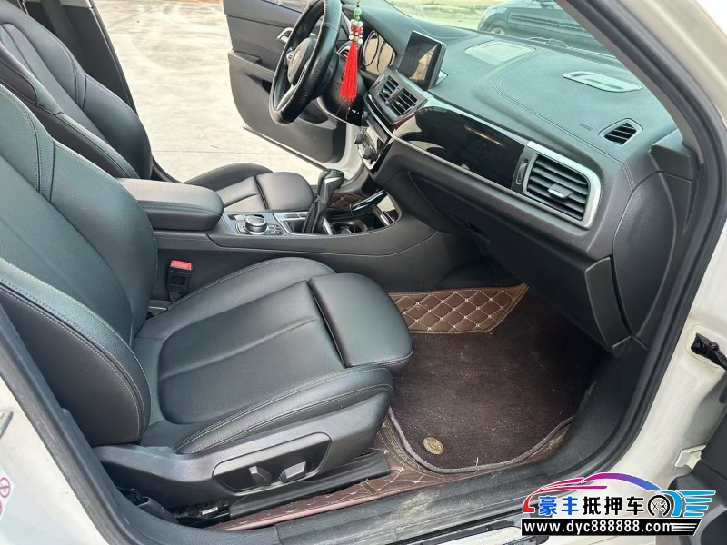 19年宝马1系轿车抵押车出售