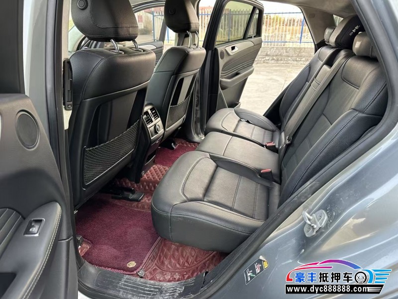 16年奔驰GLE轿车抵押车出售