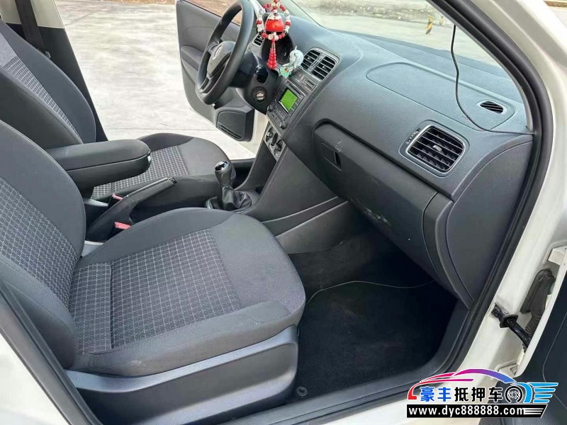 15年大众polo轿车抵押车出售