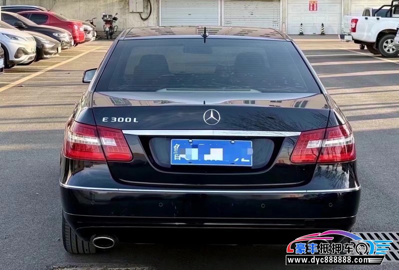 12年奔驰E轿车抵押车出售