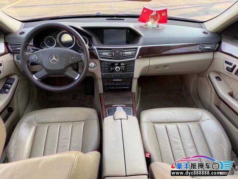 12年奔驰E轿车抵押车出售