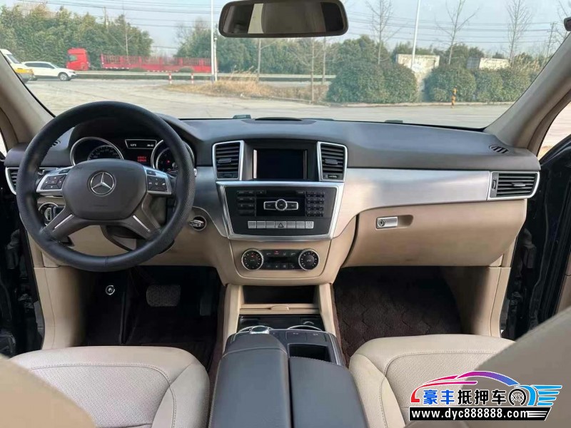 14年奔驰ML轿车抵押车出售