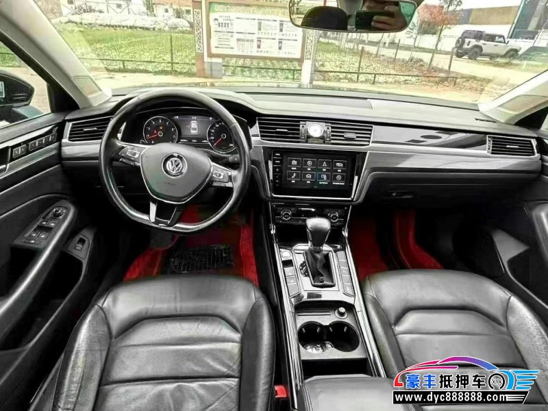 18年大众辉昂轿车抵押车出售