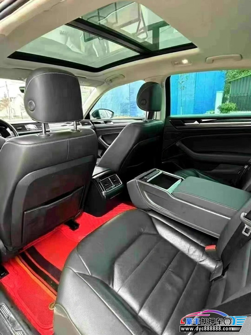 18年大众辉昂轿车抵押车出售