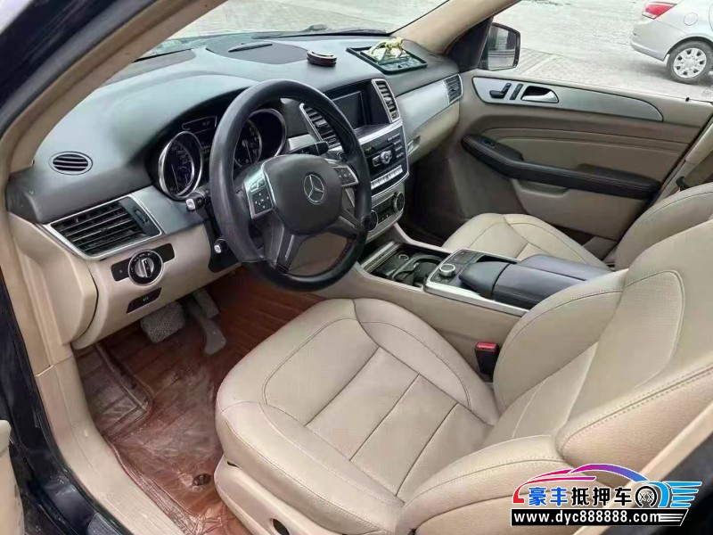 13年奔驰ML轿车抵押车出售