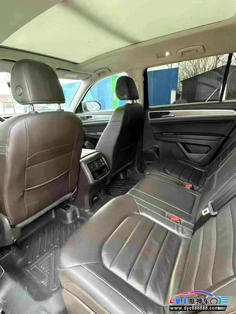 18年大众途昂轿车抵押车出售