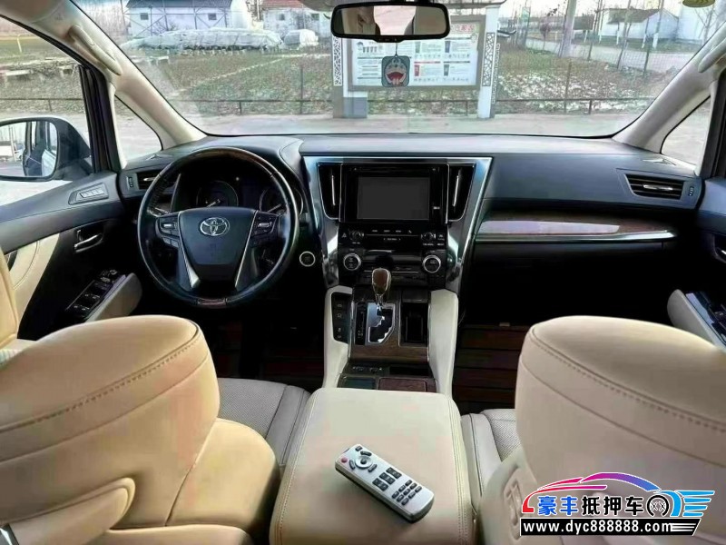 16年丰田埃尔法轿车抵押车出售